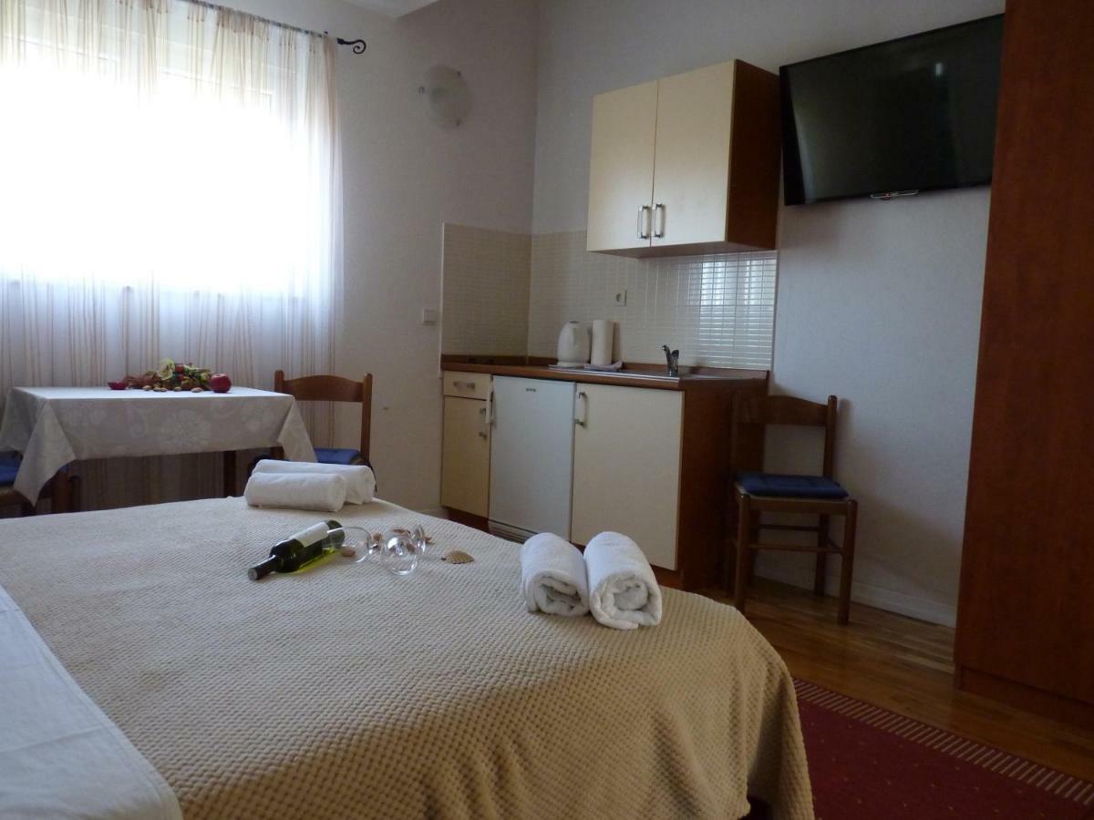 Apartments Bombonin Makarska Esterno foto