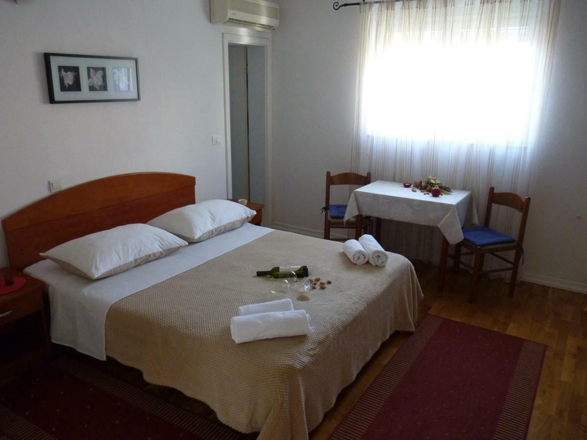 Apartments Bombonin Makarska Esterno foto